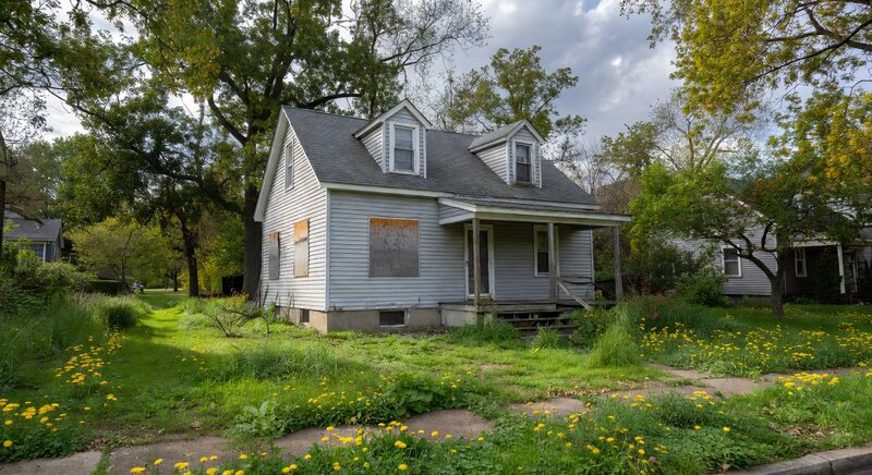 Vacant cape cod in Detroit MI
